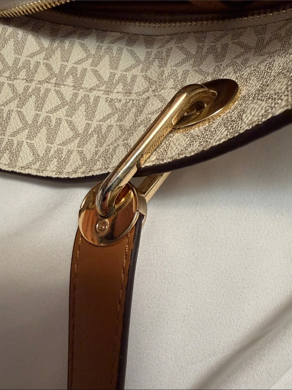Michael Kors Elegant Beige Tote Bag
